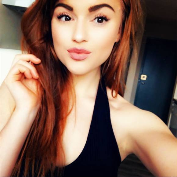 Meet your Posher, Lindy - Picture 2 of 3